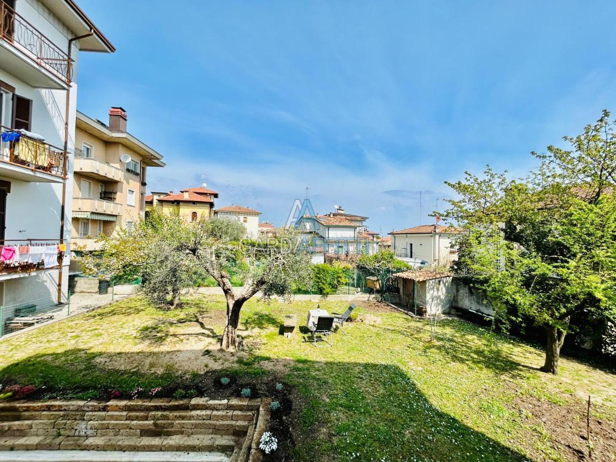 Ares - Vicino Al Di Garda E Stazione Treno Desenzano del Garda